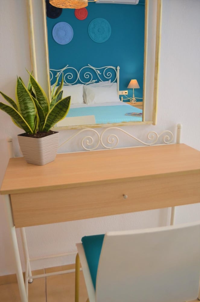 Kastro Hotel 2/50