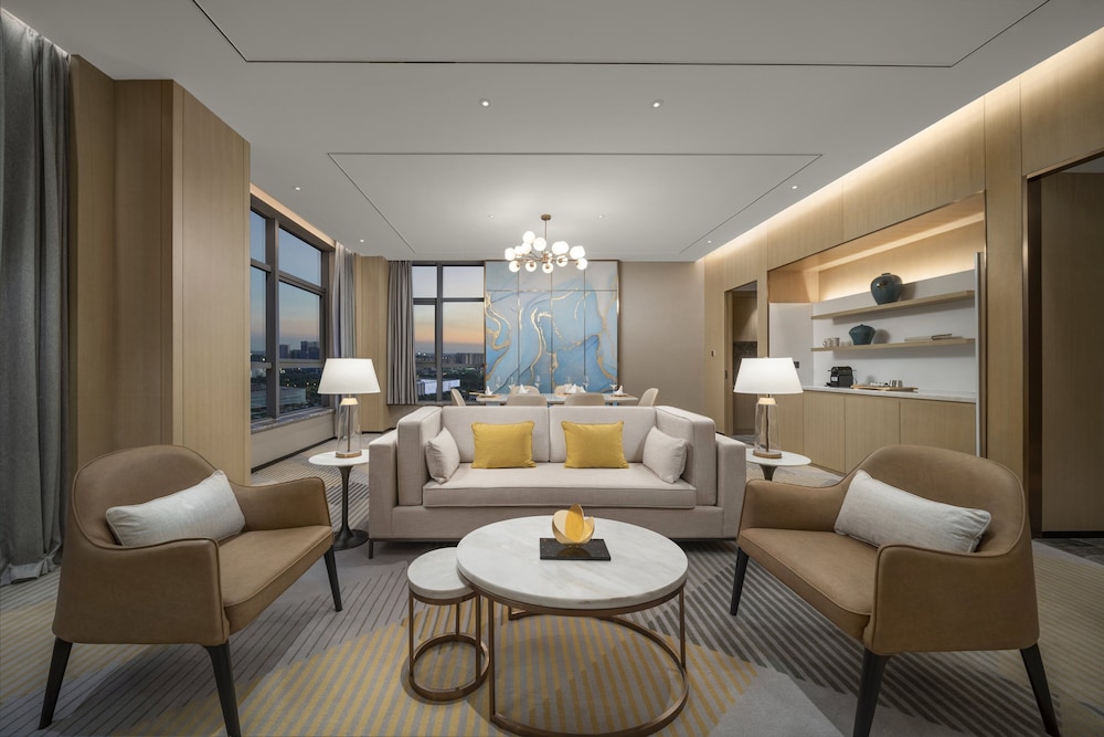 Holiday Inn Fuyang 45/75