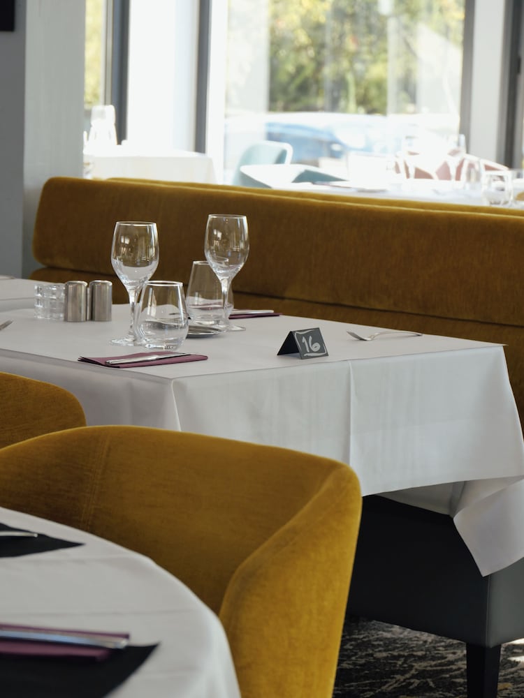 HOTEL LE CLOS DEAUVILLE SAINT-GATIEN 51/57