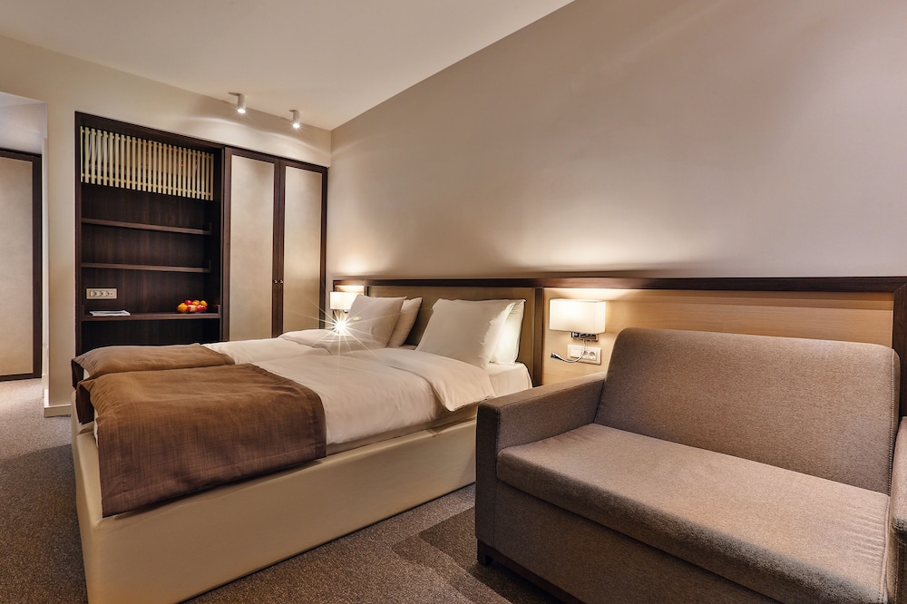 Bono Hotel 30/61