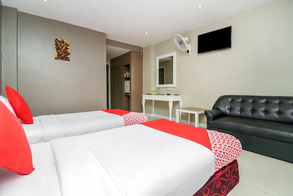 NATURAL BEACH HOTEL AND BAAN SILA 22/59