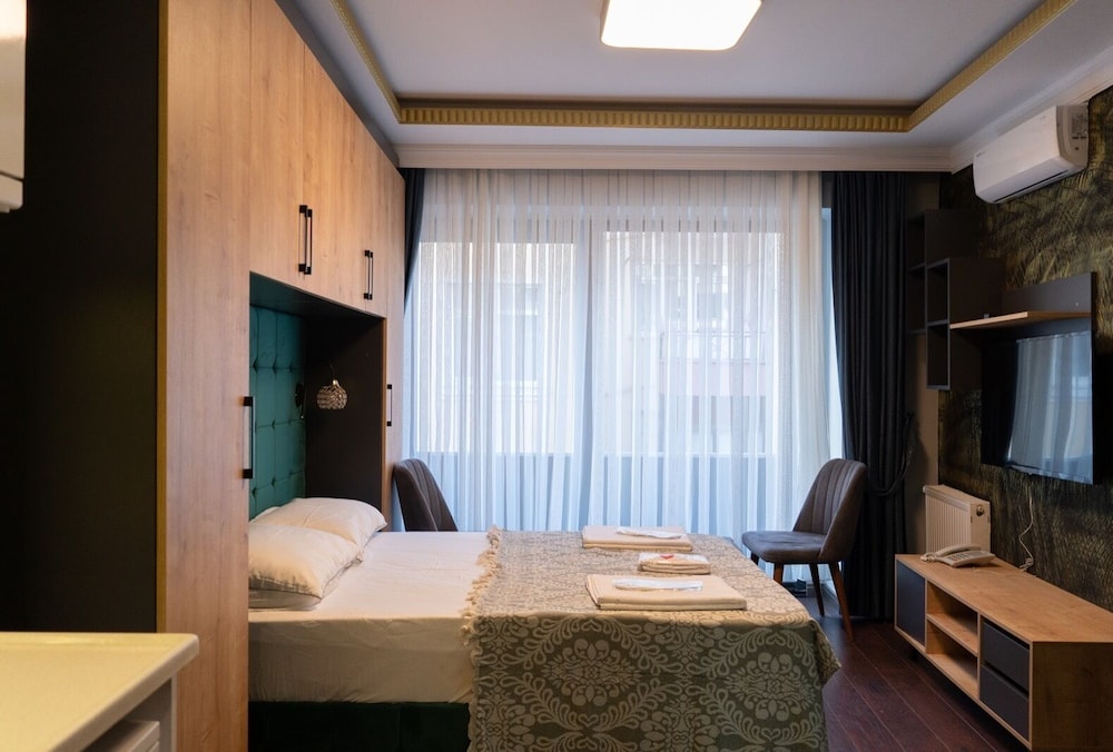 Middle Village Suite Hotel 14/39