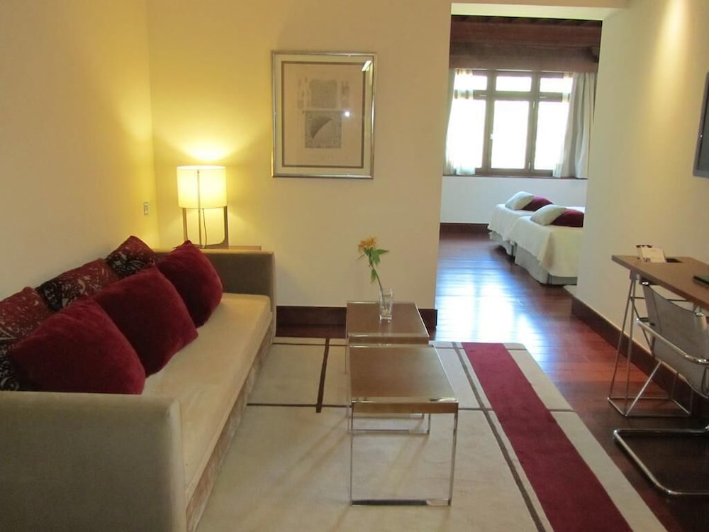 Parador De Granada 47/75