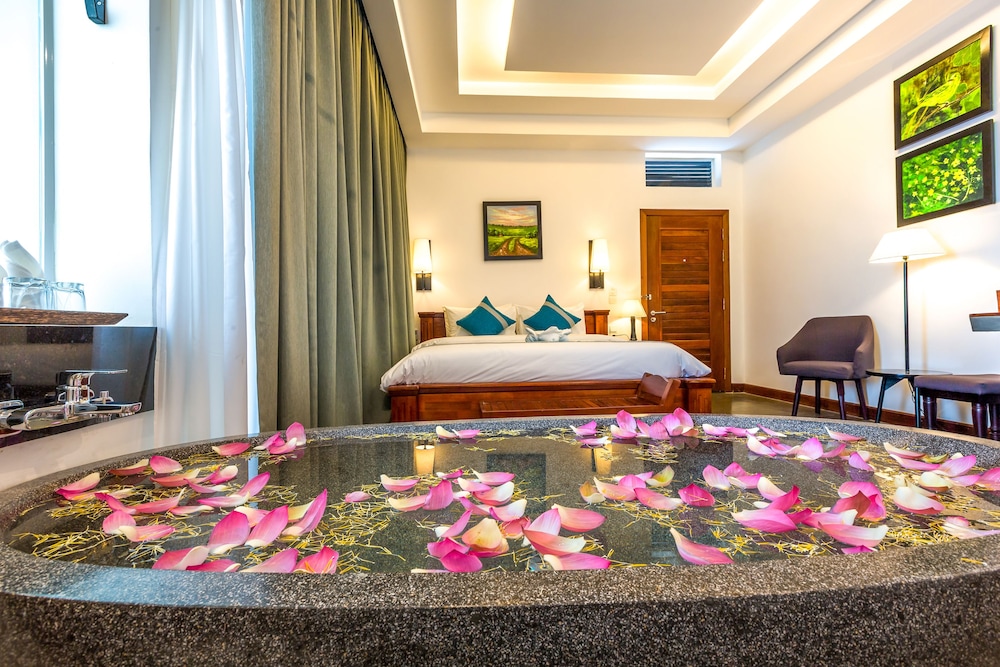 The Tito Suite Residence 30/50