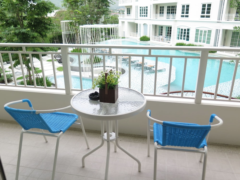 Summer Huahin Condo 2 Bedrooms Pool View By Dome 40/50