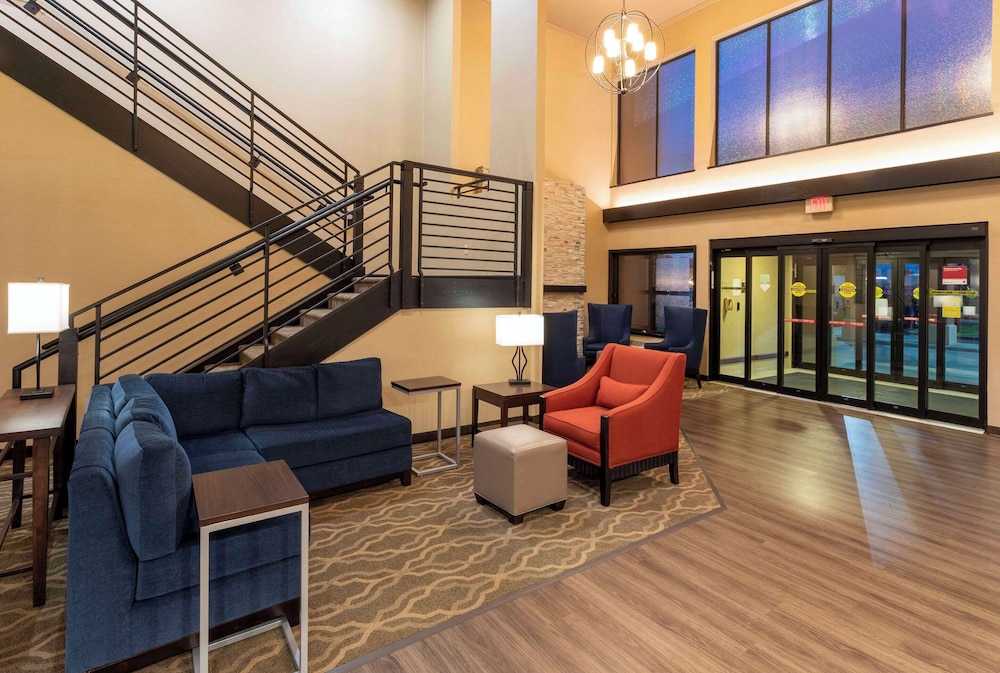 Comfort Suites Ramsey MN 20/31