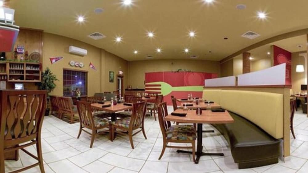Holiday Inn Batesville 30/39