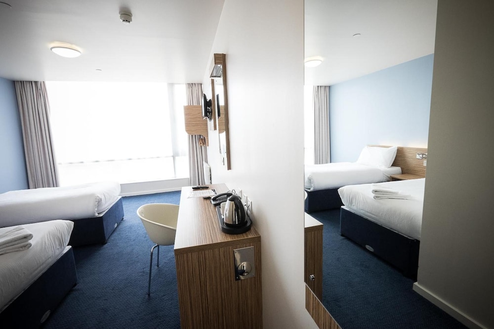 Travelodge Limerick Castletroy 32/44