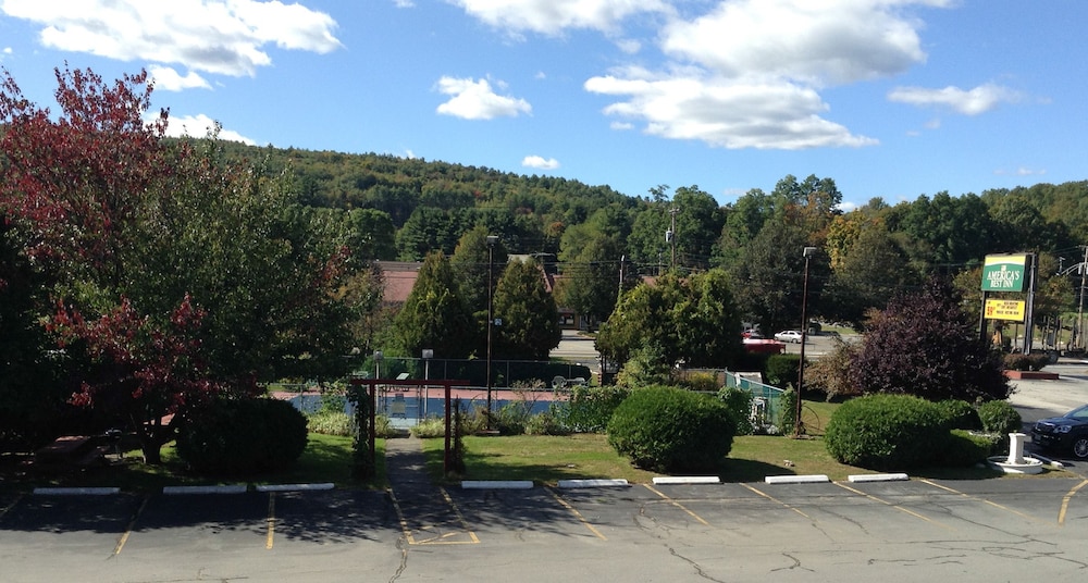 Black Mountain Inn 10/63