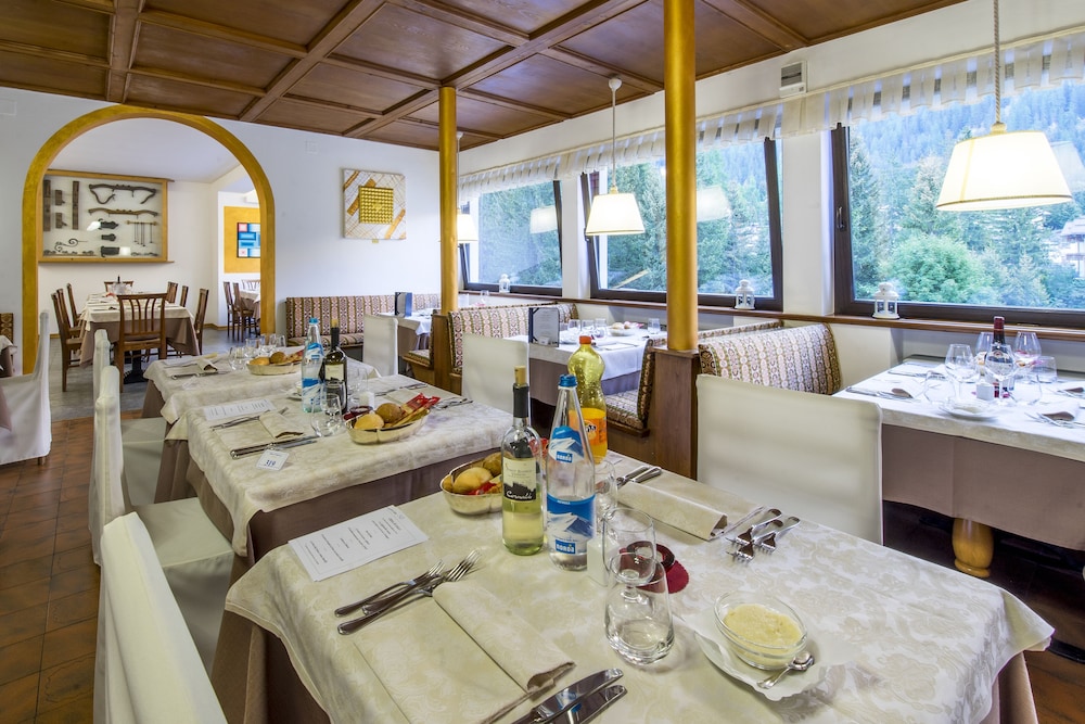 Hotel Colfosco 38/50