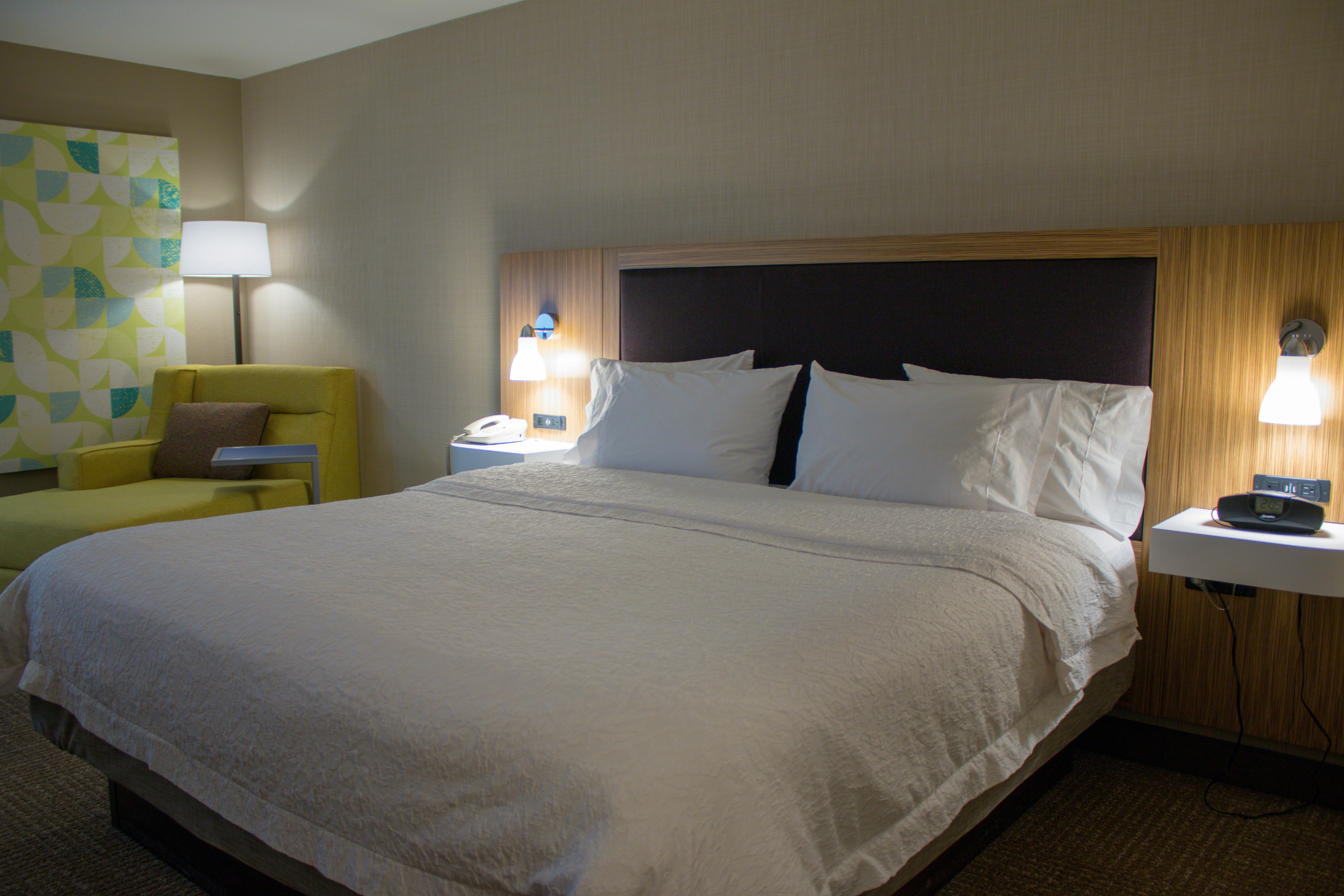 ROOM, KING BED