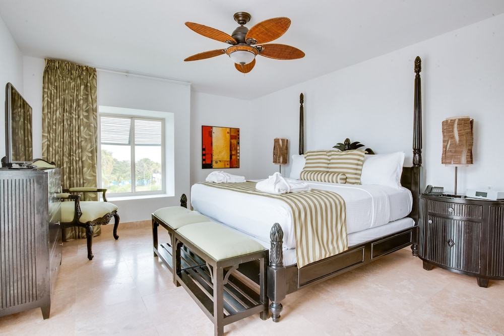 Las Terrazas Resort And Residences 19/77