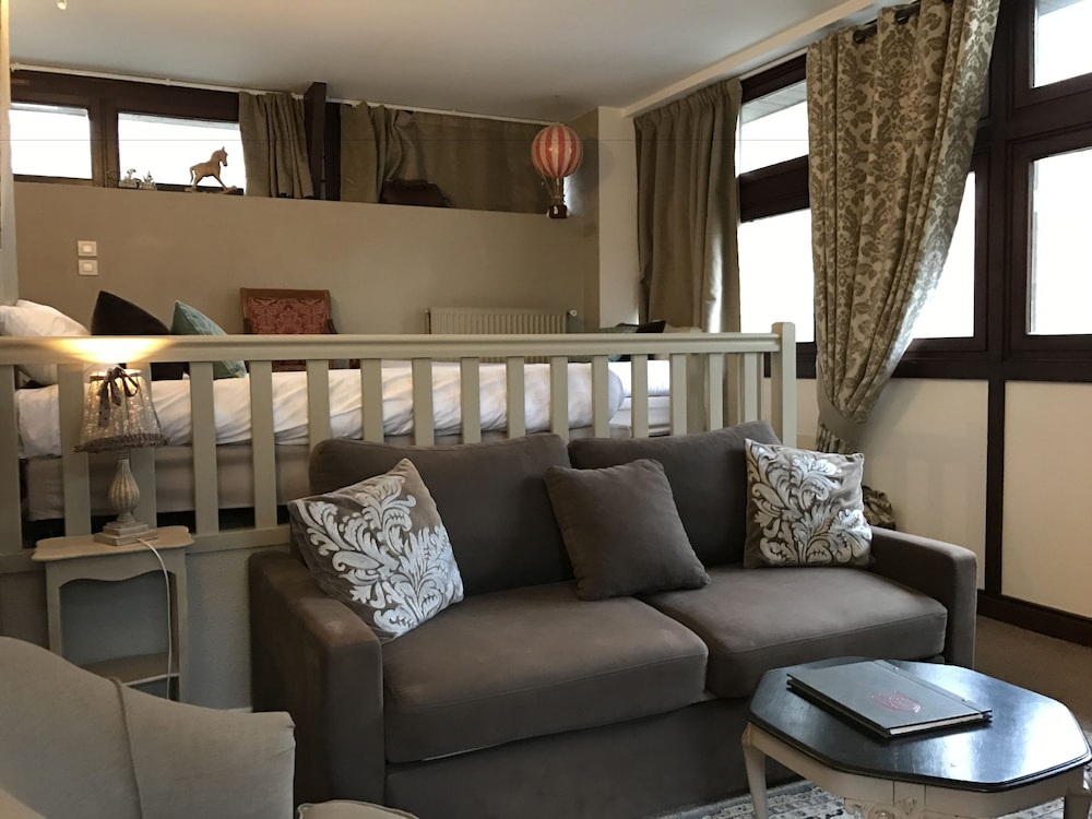 HOTEL ARVOR 24/36