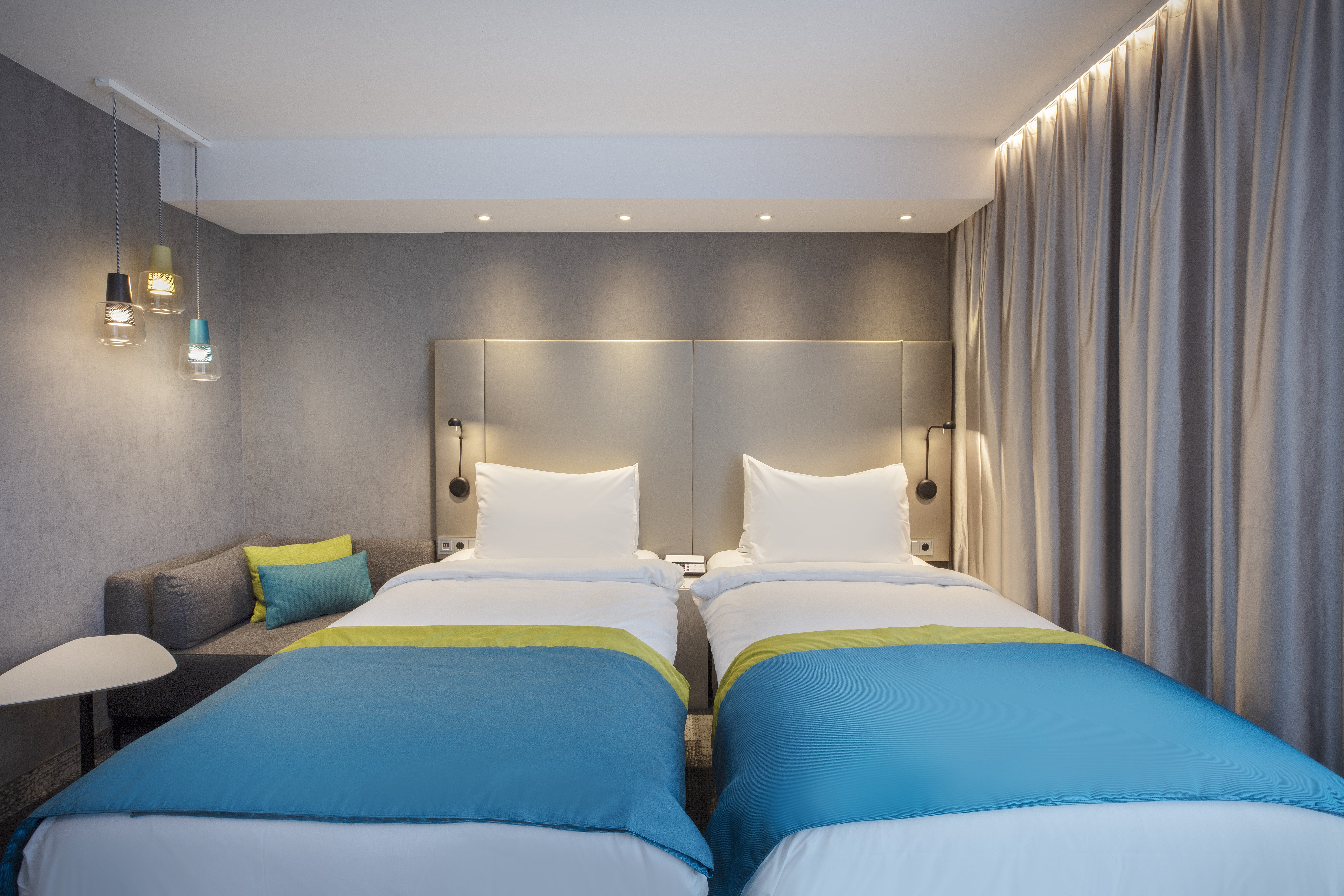 HOLIDAY INN VILLINGEN - SCHWENNINGEN 23/76