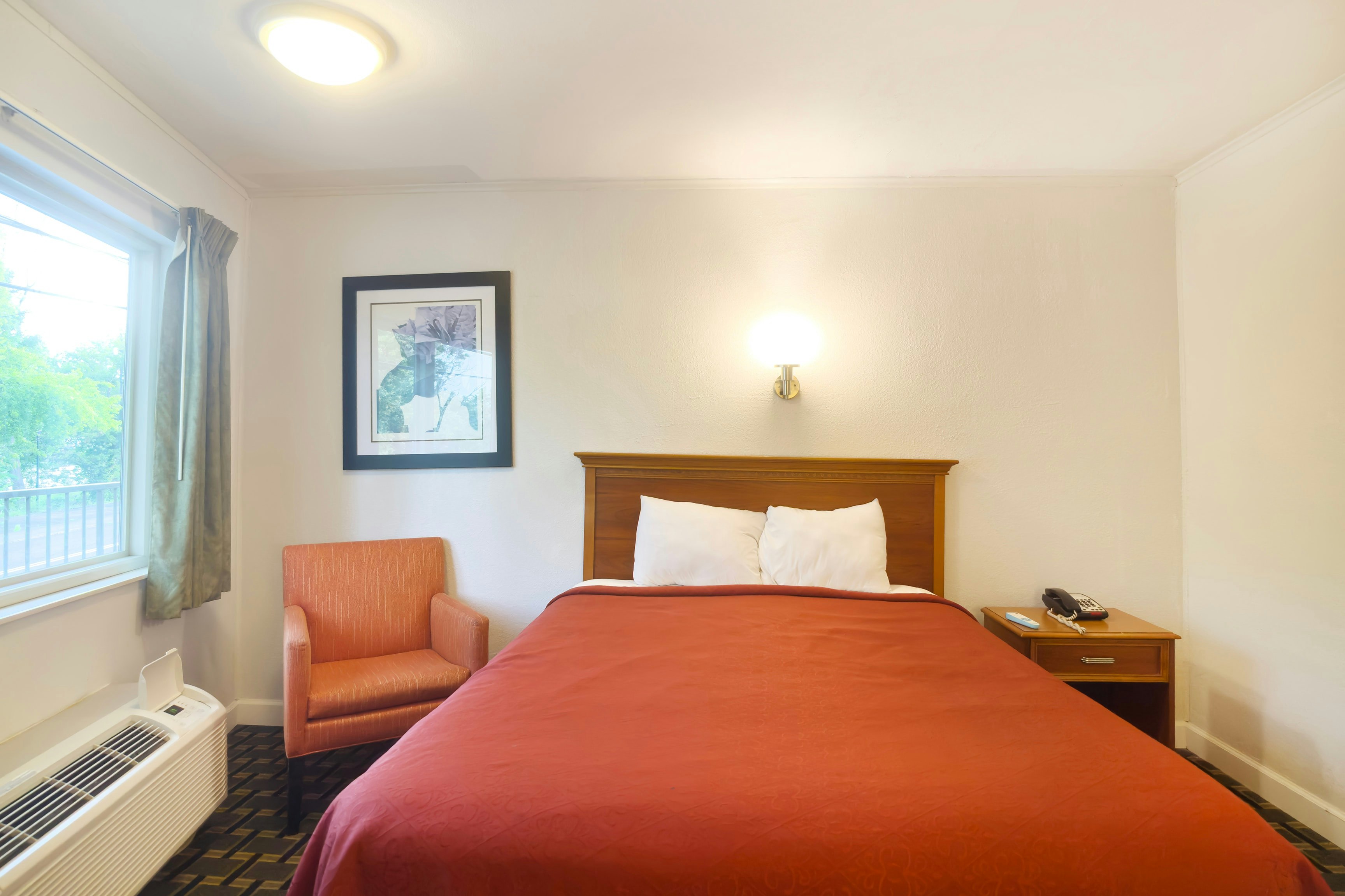 ROOM, KING BED, RIVER FRONT