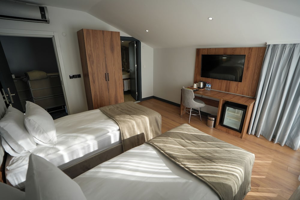 NEW MY WORLD HOTEL 11/50