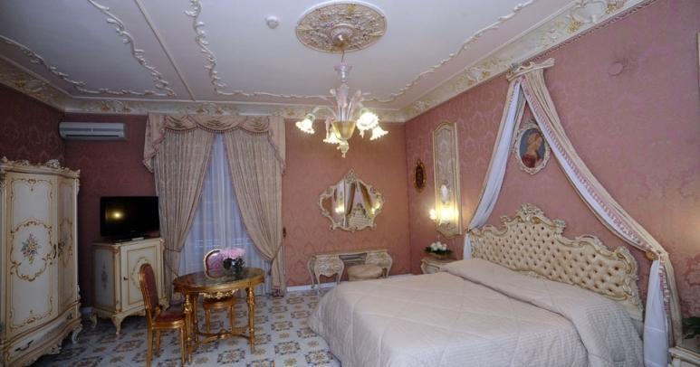 Grand Hotel La Sonrisa 7/19