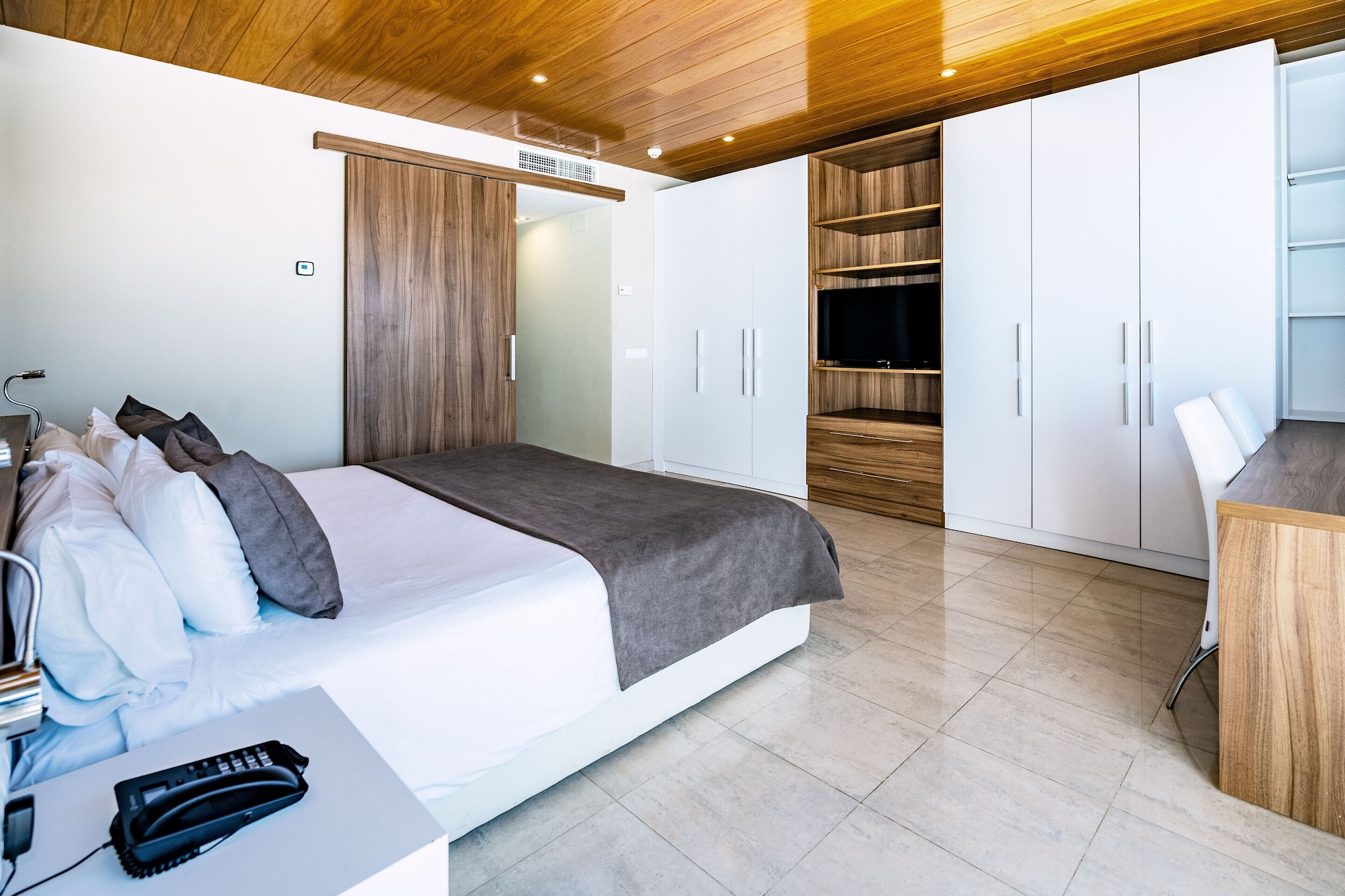 جناح جونيور بسرير كينج وسريرين منفصلين بإطلالة على البحر بغرفتي نوم، Sunway Playa Golf Sitges 5/8