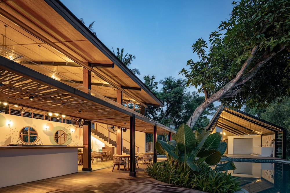 Deep Roots Dive & Yoga Resort in BALI