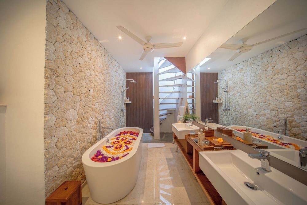 The Jimbaran Beach Villa by Ini Vie Hospitality 47/50