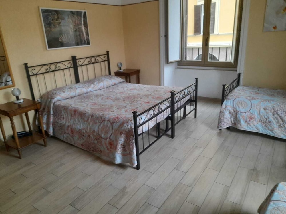 Hotel Touring 25/32
