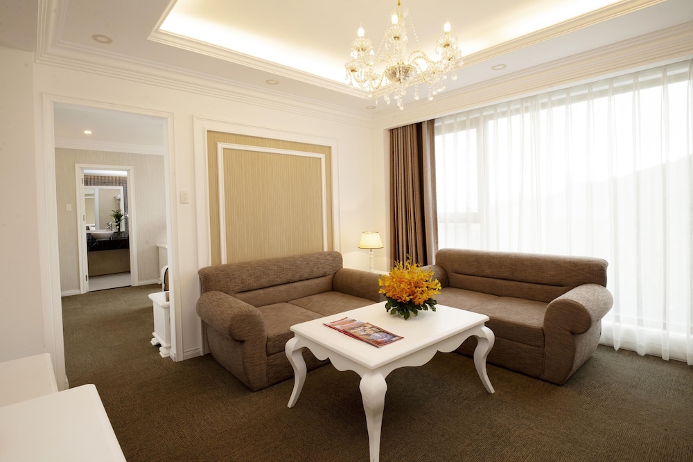 Rex Hotel 41/66