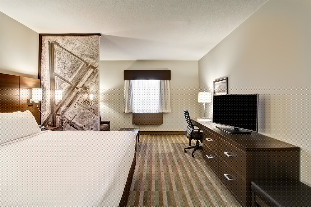 Best Western London Airport Inn Suites 18/53