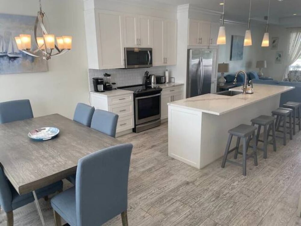 Palm Cay Beach Club & Marina 34/48