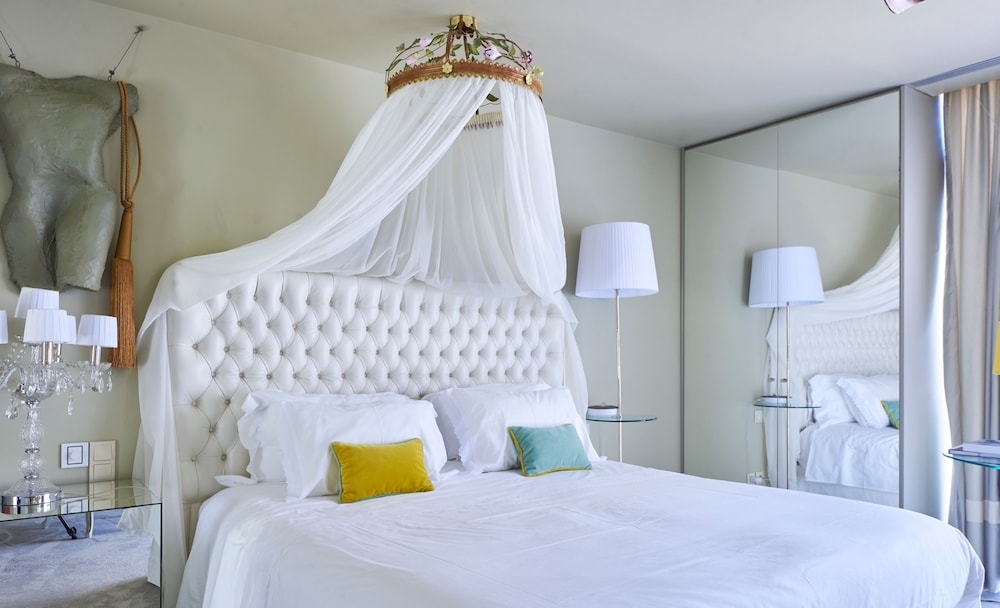 Carmo's Boutique Hotel 24/86