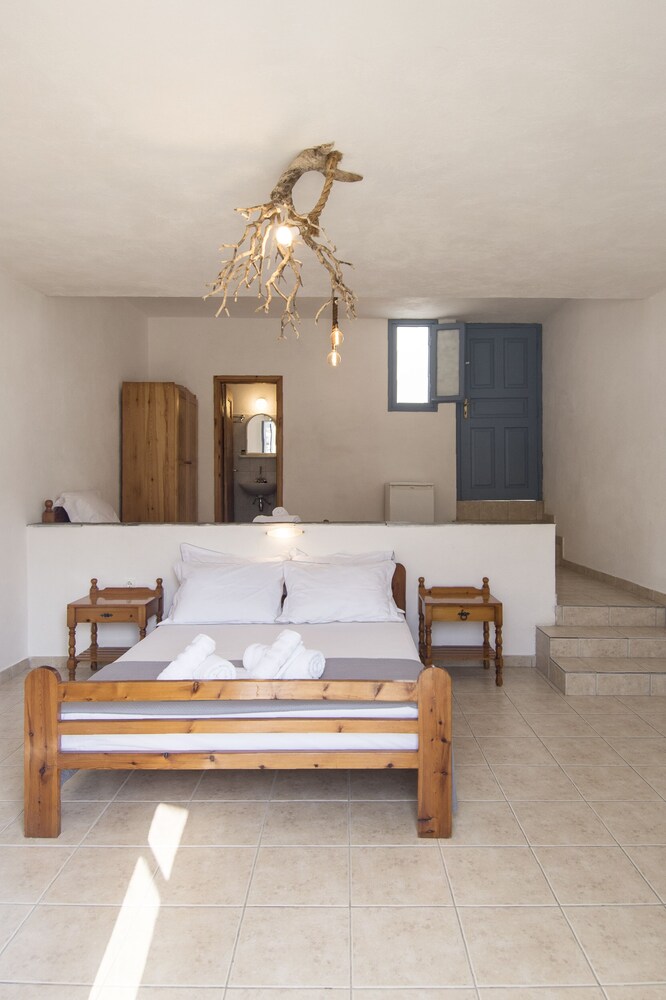 Perigiali Rooms 24/58