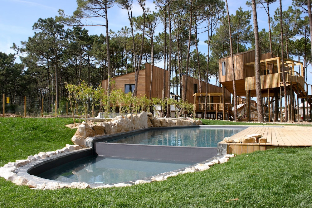 Bukubaki Eco Surf Resort 45/50
