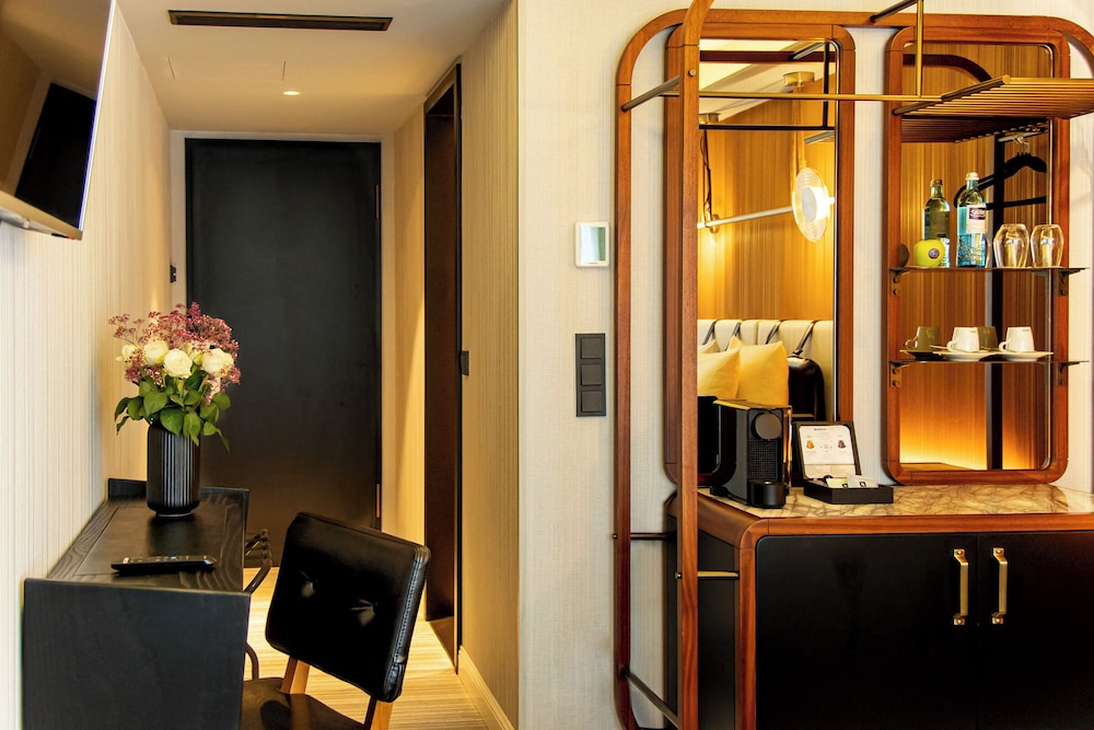 MUZE Hotel Dusseldorf - Handwritten Collection 7/49