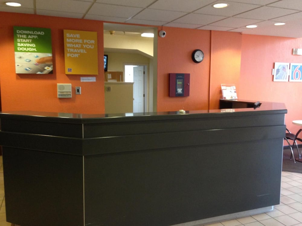 Motel6 Olathe, KS 11/49