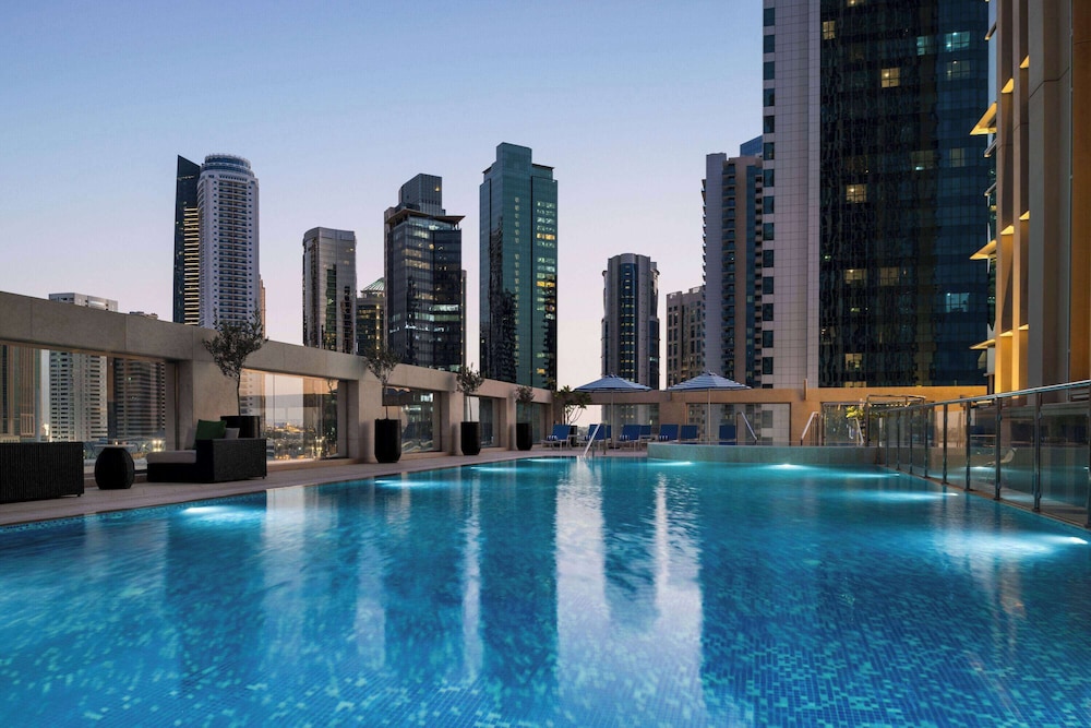 Wyndham Grand Doha West Bay Beach 52/57