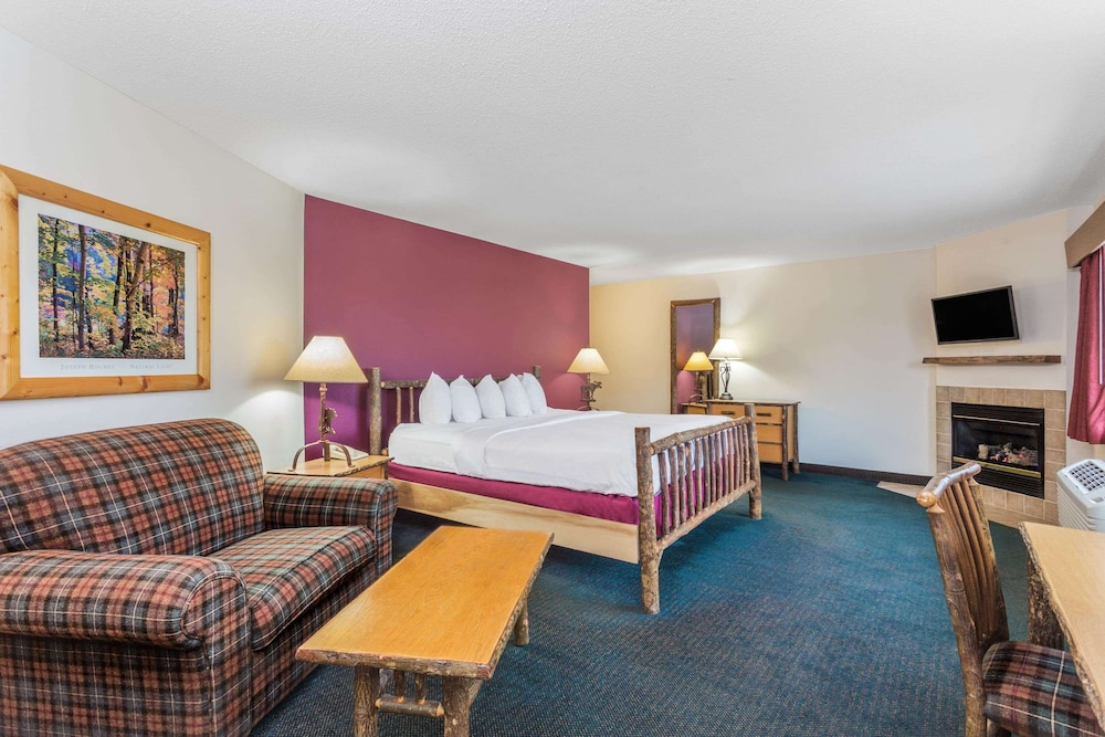 AmericInn by Wyndham Wisconsin Dells 12/30