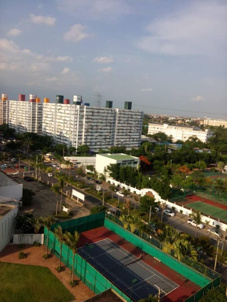 Poppular Palace Don Mueang Bangkok photo1