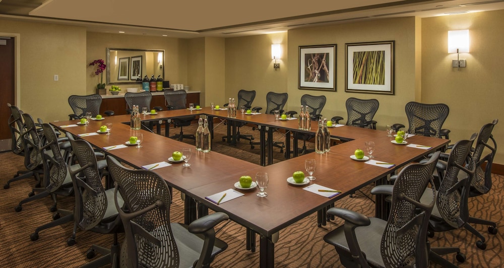 Hilton Garden Inn Alexandria Old Town National Harbor 45/52