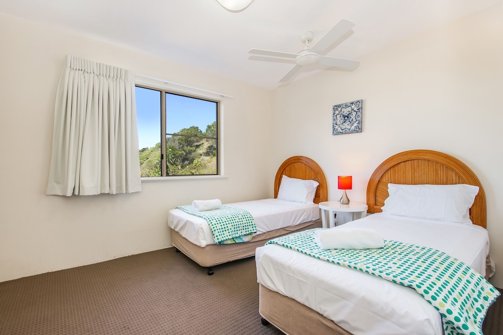 Headland Beach Resort 12/69