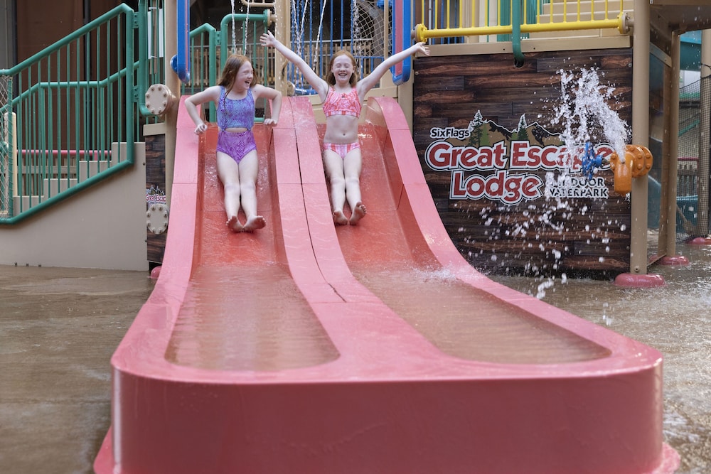 Six Flags Great Escape Lodge Indoor Waterpark 10/50