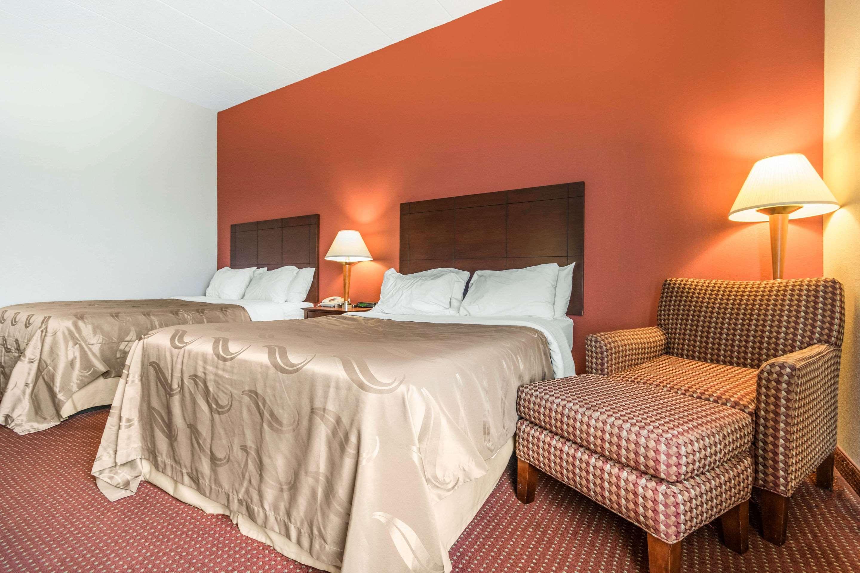 غرفة بسريرين كوين، Quality Inn & Suites Lawrenceburg 3/3