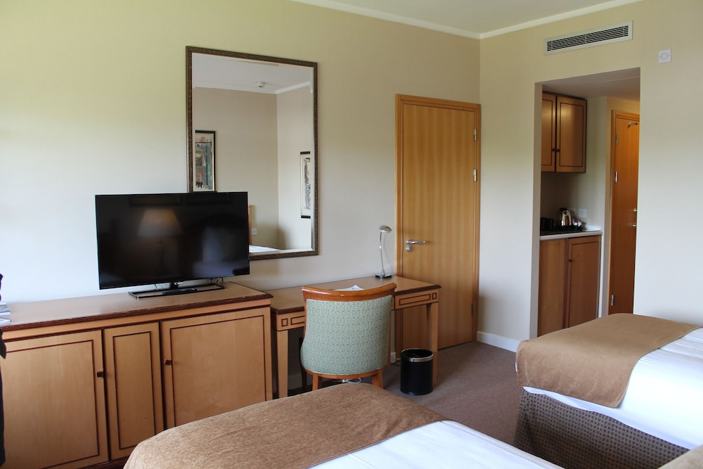 The Golden Jubilee Hotel 30/50