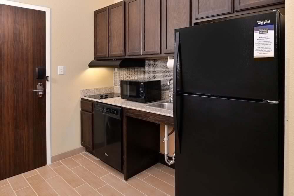 Mainstay Suites Meridian 38/43