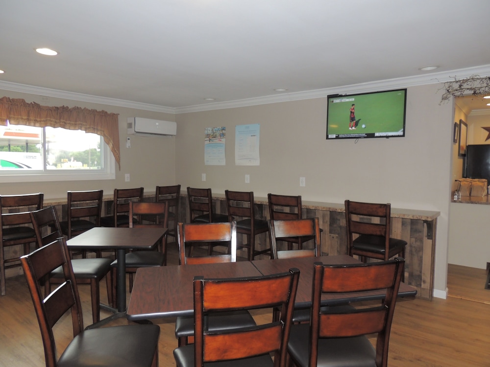 restaurant cafeteria