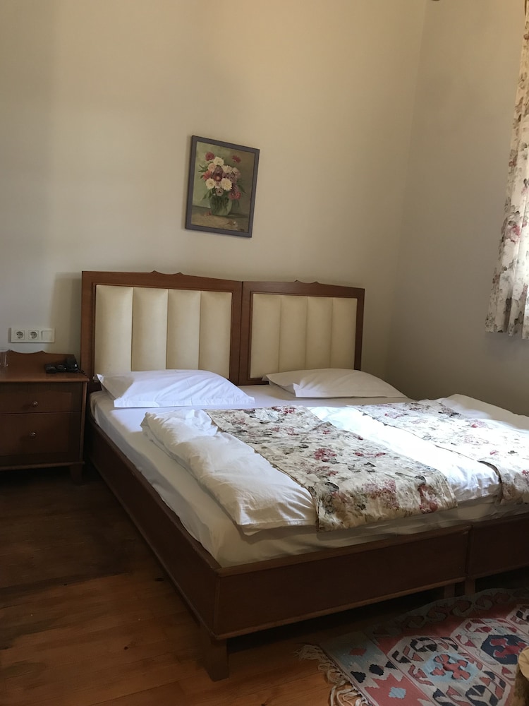 STANDARD, TRIPLE, MULTIPLE BEDS, CITY VIEW