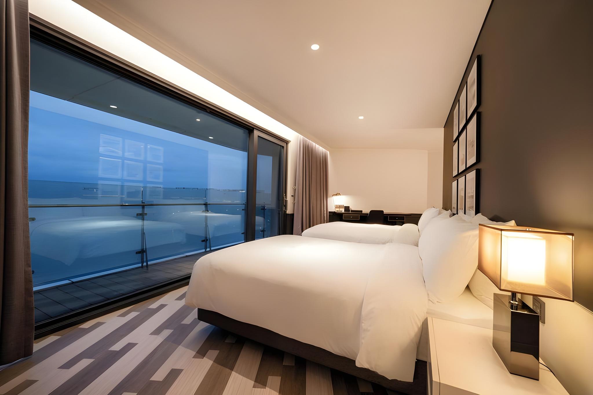 Marina, Suite, Quadruple, Pool Access