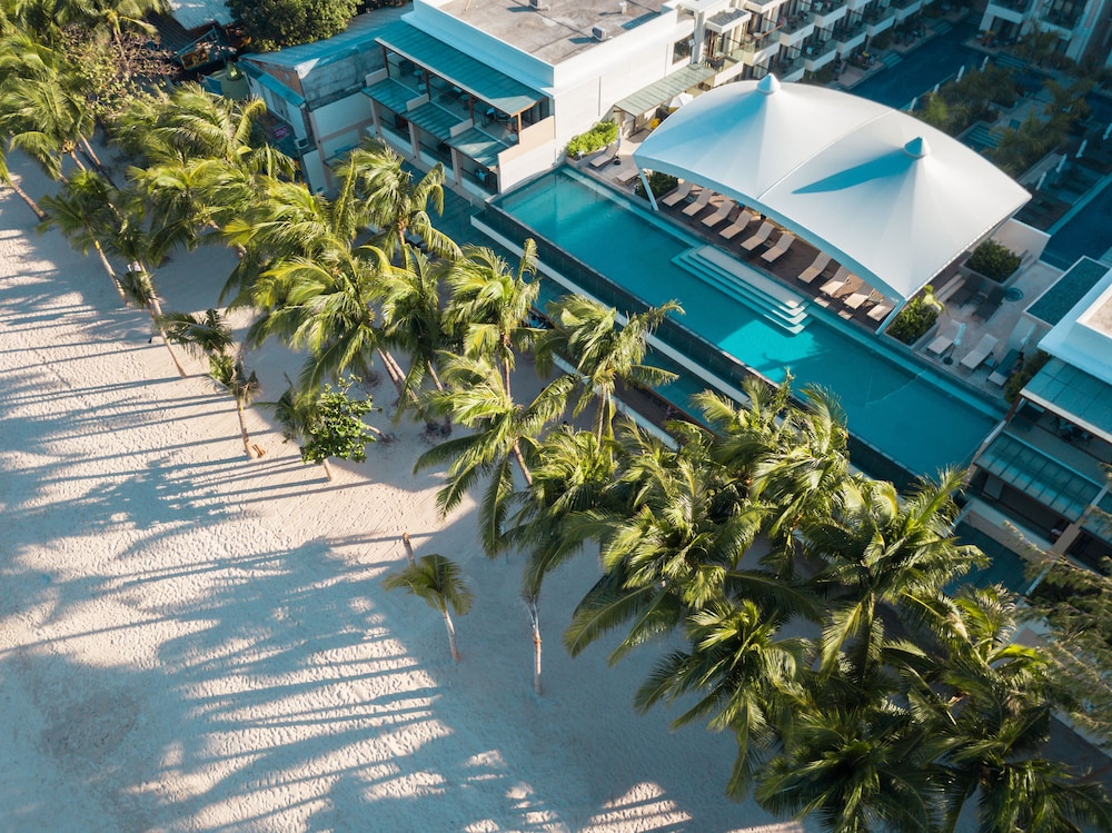 Henann Palm Beach Resort 26/30