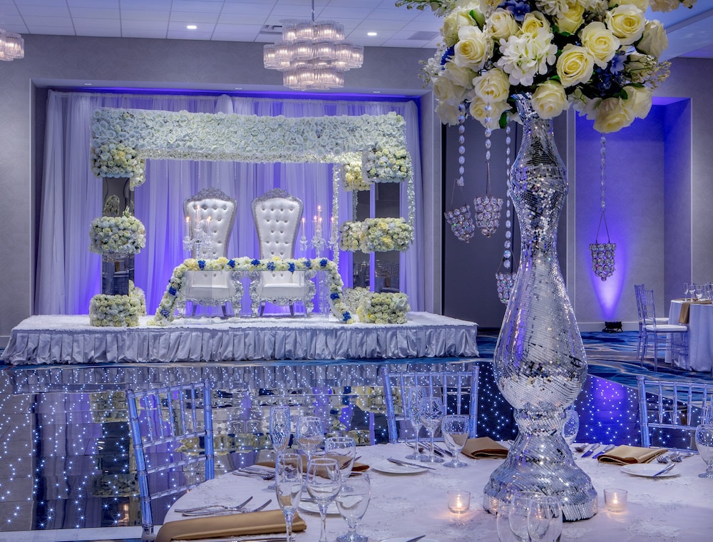 CROWNE PLAZA BOSTON - WOBURN 26/80