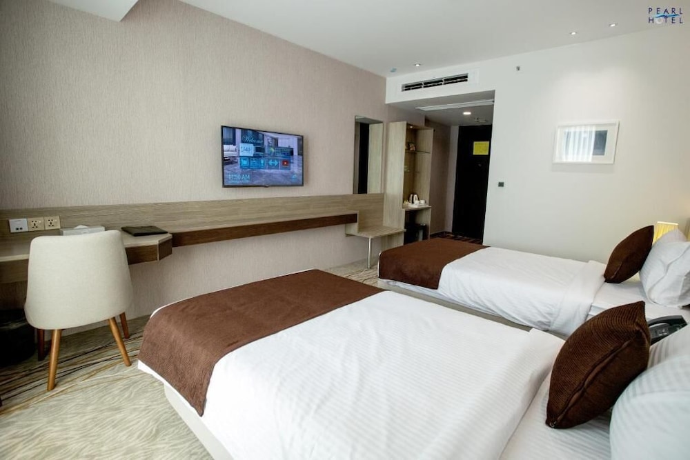 Pearl Hotel 23/43