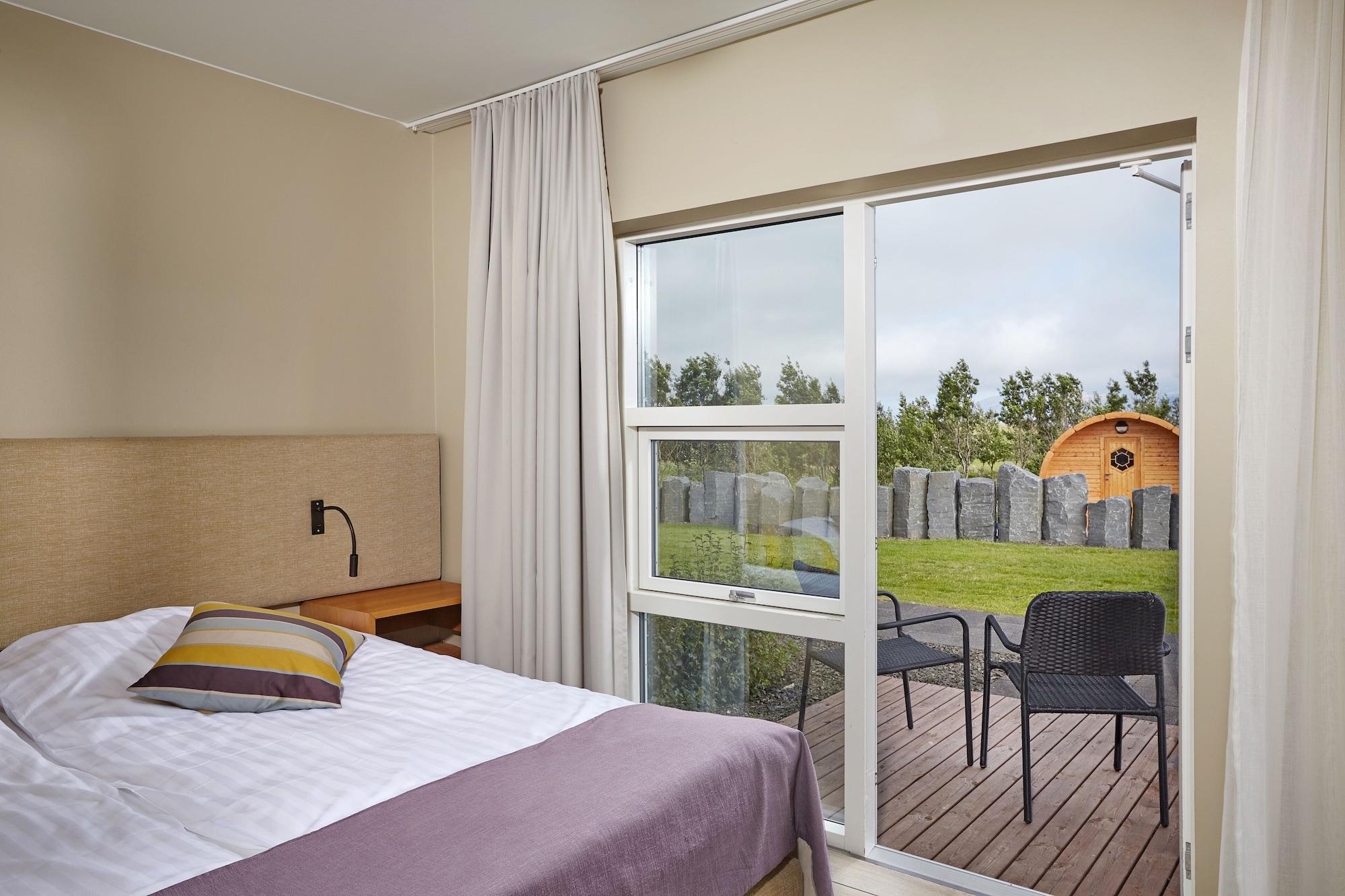 Standard, Double or Twin Bed, Mountain View, Private Bathroom