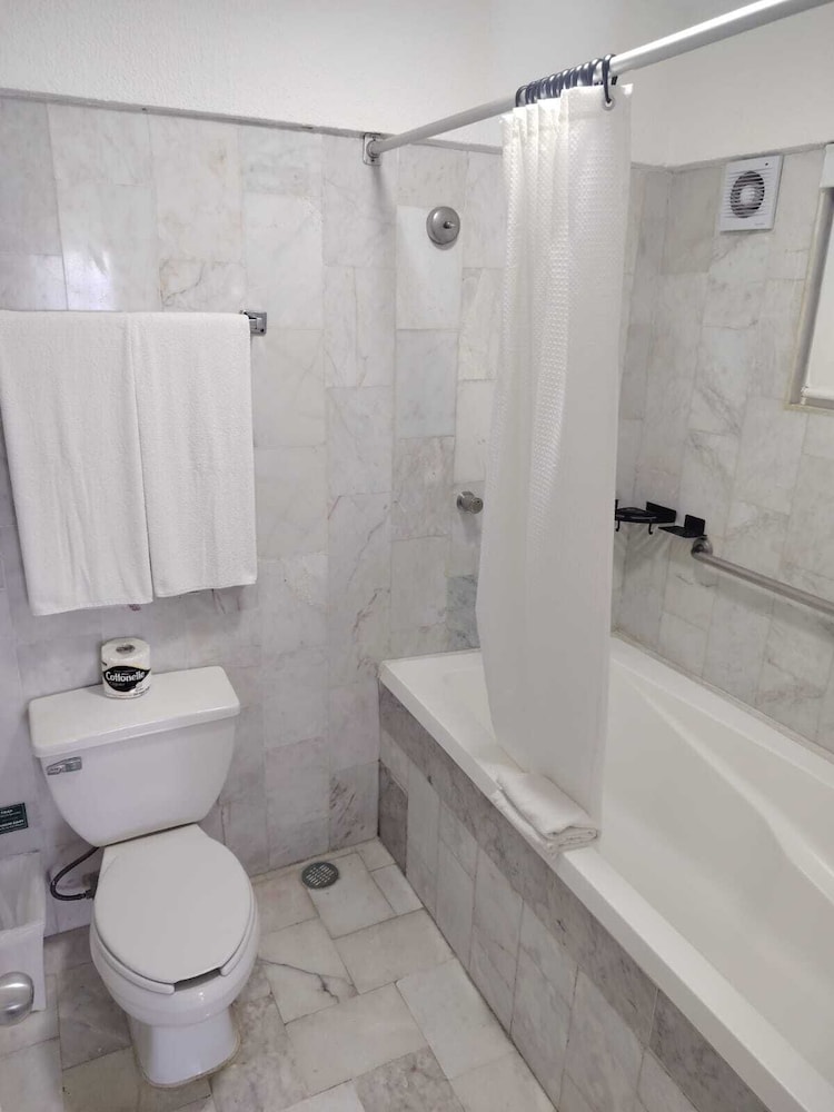 Coral Princess Hotel & Dive Resort 78/78
